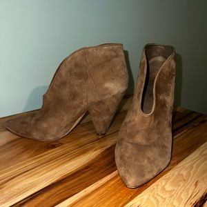 Vince Camuto Suede Bootie. Size 8